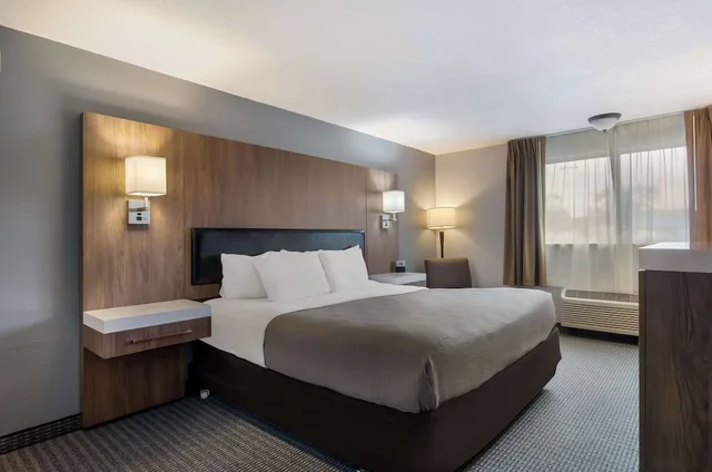 غرفة قياسية بسرير كوين، Quality Inn & Suites Silverdale Bangor-Keyport 5/10