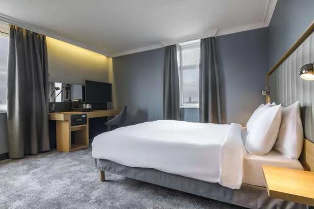 Superior, Master View, Radisson Hotel York 9/10