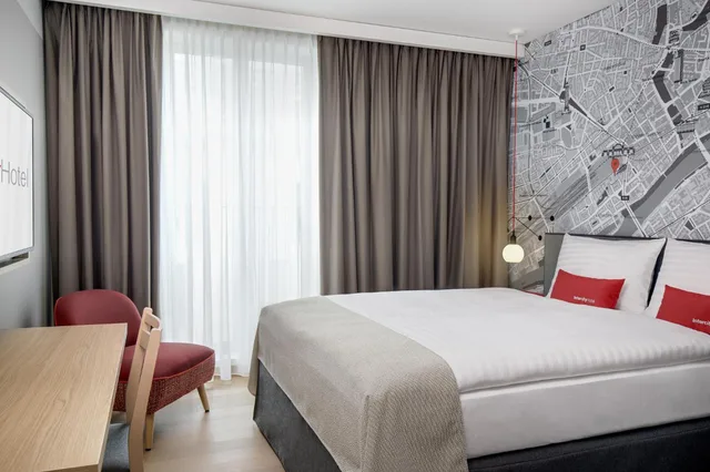 غرفة بسرير كوين، Intercity Hotel Frankfurt Hauptbahnhof Sud 1/4