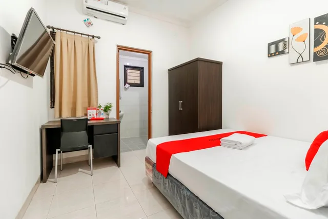 غرفة قياسية، Reddoorz Near Trisakti University 2/7