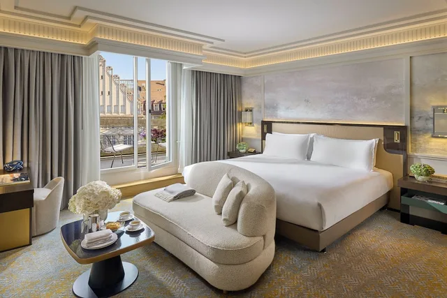غرفة ديلوكس بسريرين منفصلين بشرفة، Mandarin Oriental Savoy, Zurich 1/4