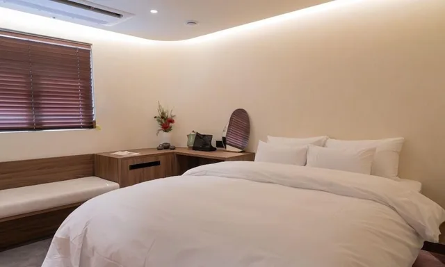 غرفة قياسية بسرير كينج، Jamsil Orosie Tourist Hotel 1/5