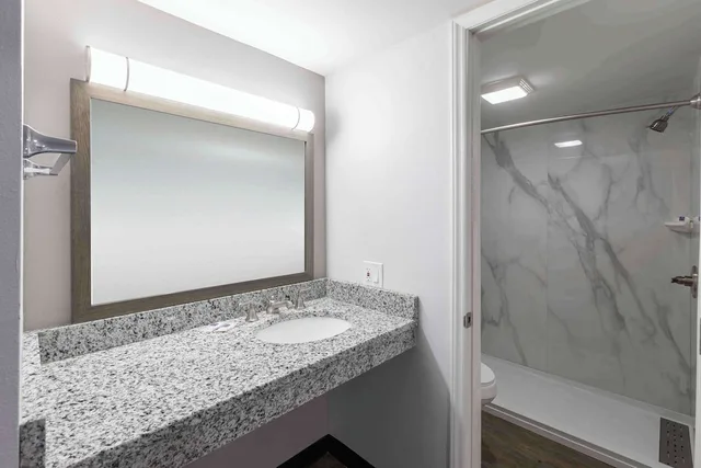 1 Queen Bed - Smoking, Micfridge، Motel6 Hickory, NC 6/6