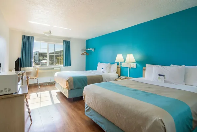 غرفة قياسية بسريرين كوين لذوي الإعاقة، Motel6 The Dalles, OR 3/5