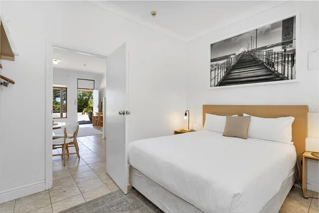 شقة بسرير كوين وسرير فردي بغرفتي نوم في الطابق الأرضي، COAST motel and apartments 1/2