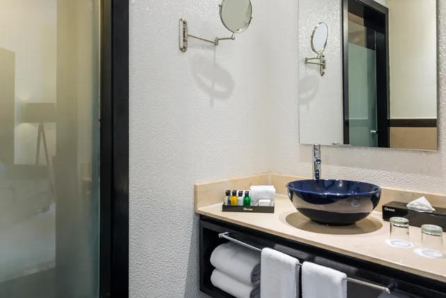غرفة سوبيريور بسرير مزدوج بإطلالة على البحر، Ocean Maya Royale - Adults Only 3/3