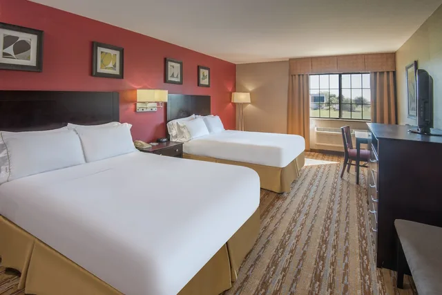 غرفة قياسية بسريرين كوين لذوي الإعاقة، Holiday Inn Express Hotel Suites Wauseon 1/2