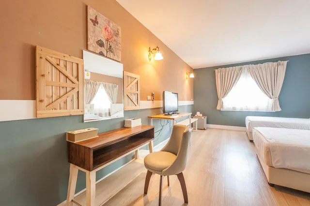 غرفة متصلة عائلية، Belmont Village 1/2