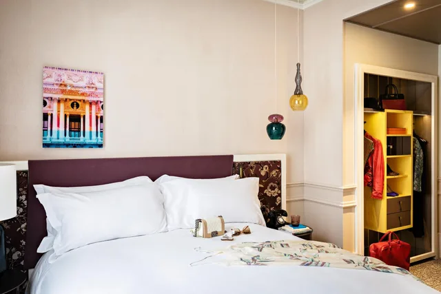 Premium, Junior Suite, King Bed, Street or Courtyard View, Living Area، Sofitel Le Scribe Paris Opera 3/10