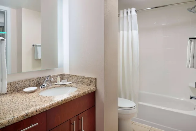 جناح بسرير كوين بغرفة نوم واحدة، Sonesta Es Suites Atlanta Alpharetta Windward 2/2