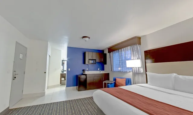 جناح أساسي بسرير كينج، Comfort Inn and Suites Tigard near Washington Square 1/5