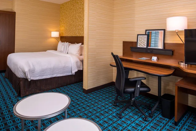 جناح بسرير كينج، Fairfield Inn Suites St Louis Westport 4/4