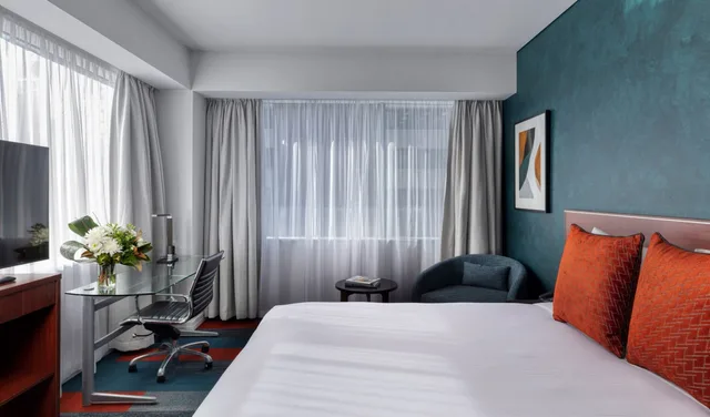 غرفة ديلوكس بسرير كينج بإطلالة على المدينة، Rydges Auckland 2/7