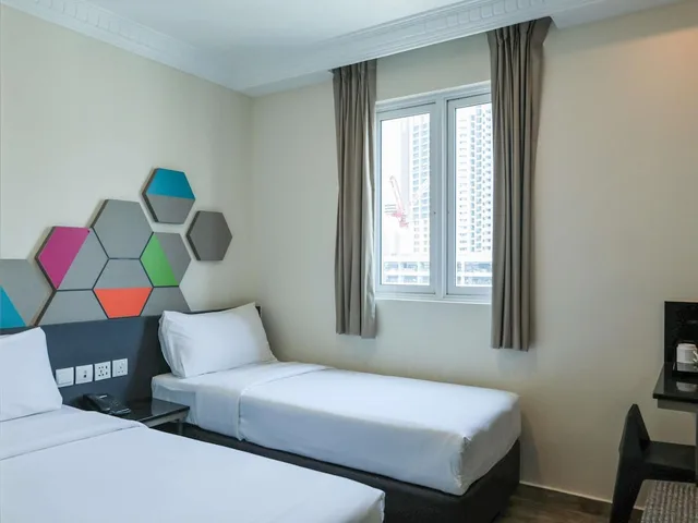 Superior, Twin Beds, ibis budget Singapore Emerald 1/7