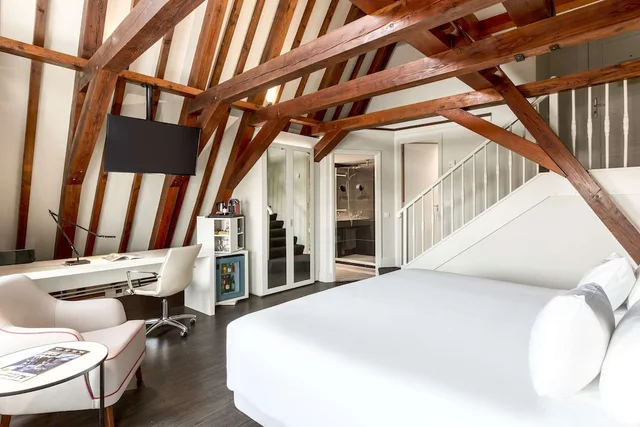 غرفة بريميوم بسرير مزدوج بإطلالة، NH Collection Amsterdam Barbizon Palace 5/8