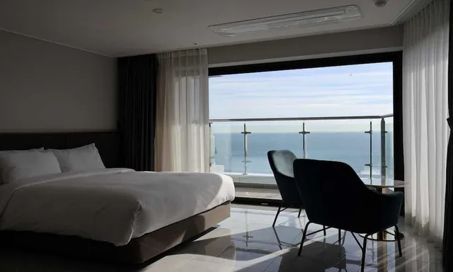 Suite, Double Bed, Haeundae Youngmu Parade Hotel 4/4