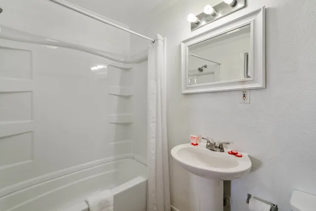 غرفة بريميوم بسرير كينج، OYO Hotel Rockport- Bay View 4/4