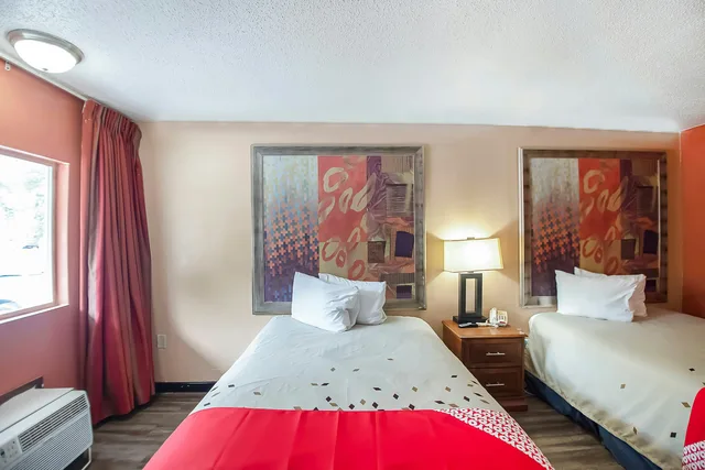 غرفة بريميوم بسريرين كوين، Hotel O Daylight Inn Elkhart I-90, IN 1/7
