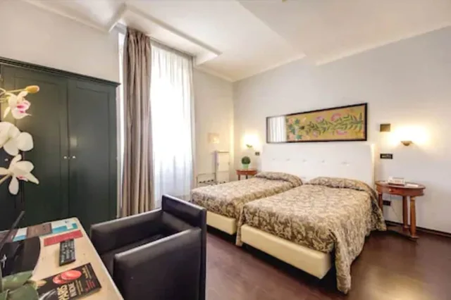 Double Single Use، Hotel Valle 1/4