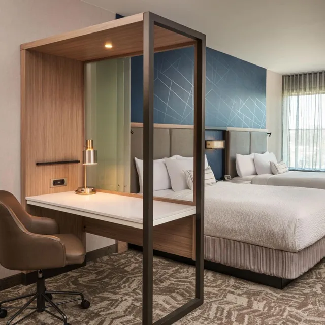 جناح بسريرين كوين مع سرير سحّاب إضافي مع أريكة لذوي الإعاقة، SpringHill Suites by Marriott Winter Park 3/7