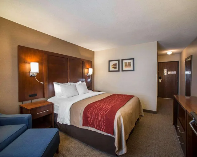 غرفة بسرير كوين، Quality Inn & Suites Boonville - Columbia 3/3
