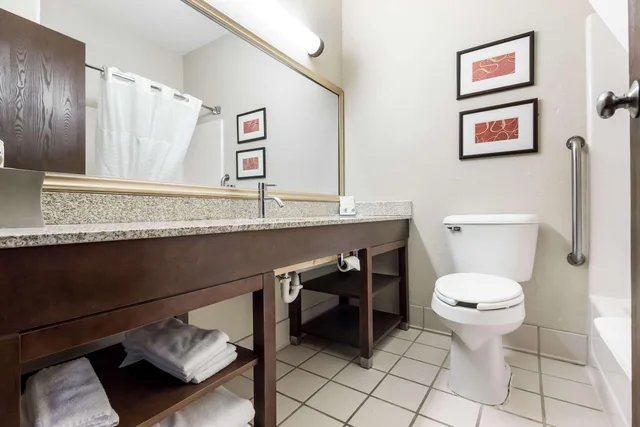 جناح بسريرين كوين، Comfort Suites Sioux Falls Mall District SD 6/6