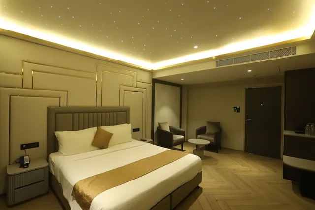 غرفة بريميوم بسرير كينج، Dragonfly Hotel 4/8