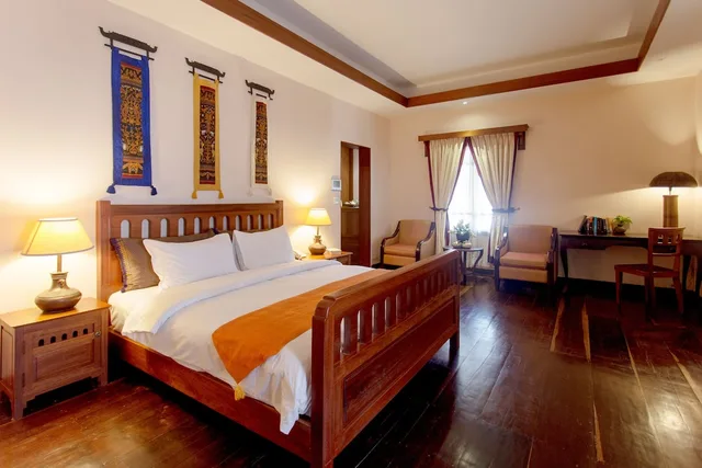 غرفة سوبيريور بسرير كينج بإطلالة على الحديقة، Royal Angkor Resort & Spa 2/10