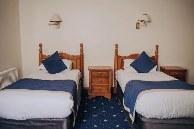 غرفة بسريرين منفصلين، Cave Castle Hotel Country Club 1/10