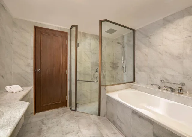 Executive, Suite, King Bed, Terrace, Club Lounge Access, LE MERIDIEN JAKARTA 1/1