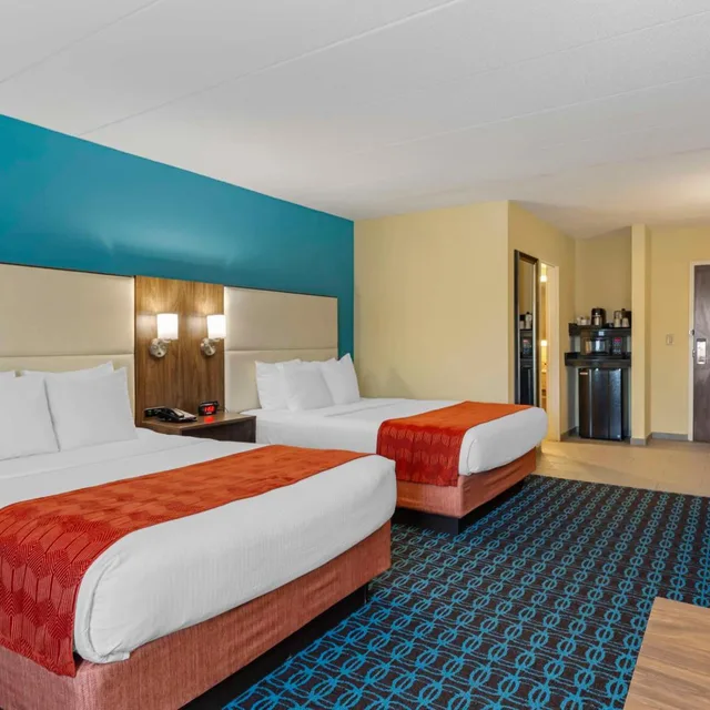 غرفة بسرير كوين، Best Western Plus North Shore Hotel 1/4