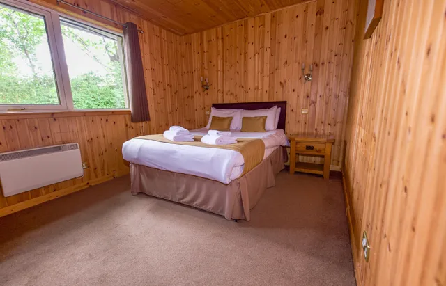 Lodge, Double Bed, Annex، Oyo Loch Ness Drumnadrochit Hotel 1/5
