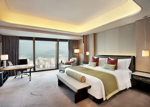 Guest Room, King Bed, Urban View، The St Regis Shenzhen 1/8