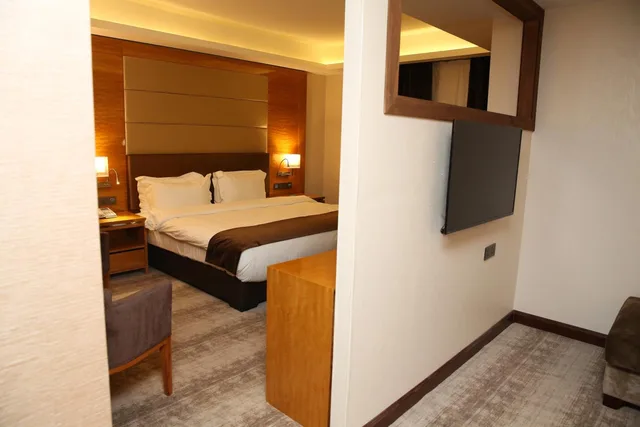جناح تنفيذي، Gloria Hotel 1/6