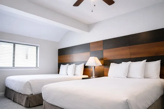 بنتهاوس فاخر بسرير كينج وسريرين كوين بغرفتي نوم بمطبخ، Chase Suite Hotel Lincoln 1/6