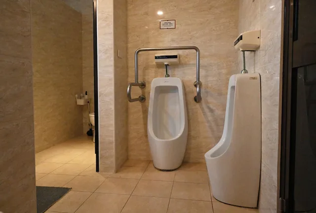 Room, Double Bed, Shared Bathroom, No Window، Lutel Hotel 3/6
