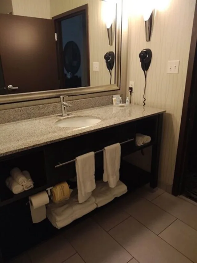 جناح بسريرين كوين، Comfort Suites Greenville 9/10