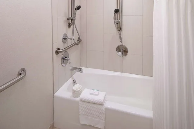 Premium, Suite, Double Bed, Accessible, Embassy Suites by Hilton Boston Marlborough 2/3