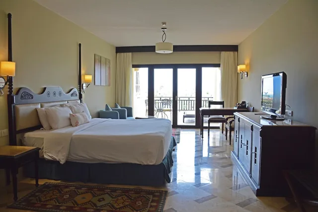 جناح ديلوكس بسرير كينج، Steigenberger ALDAU Beach Hotel 2/4