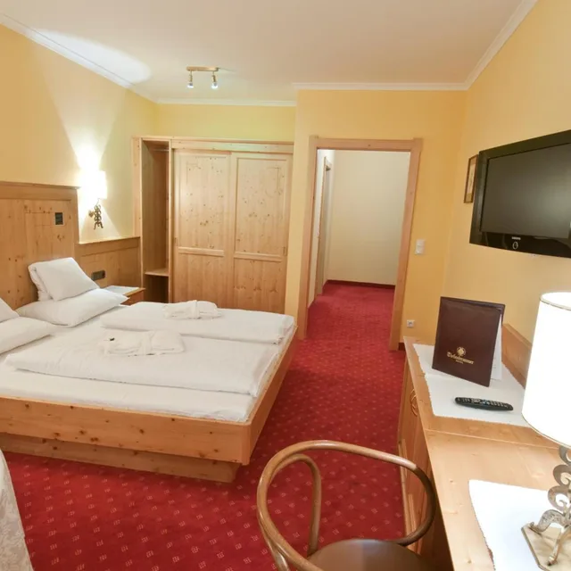 غرفة كلاسيكية بسرير مزدوج، HOTEL TIEFENBRUNNER 3/6