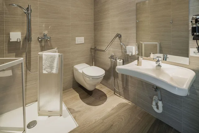 غرفة بسرير كينج لذوي الإعاقة، Spark by Hilton Milan Linate Airport 4/4