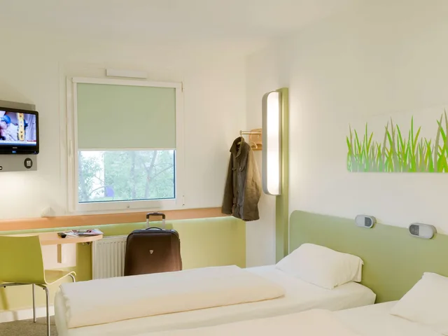 غرفة بسريرين منفصلين، Ibis Budget Orleans Sud Parc Des Expos 1/6