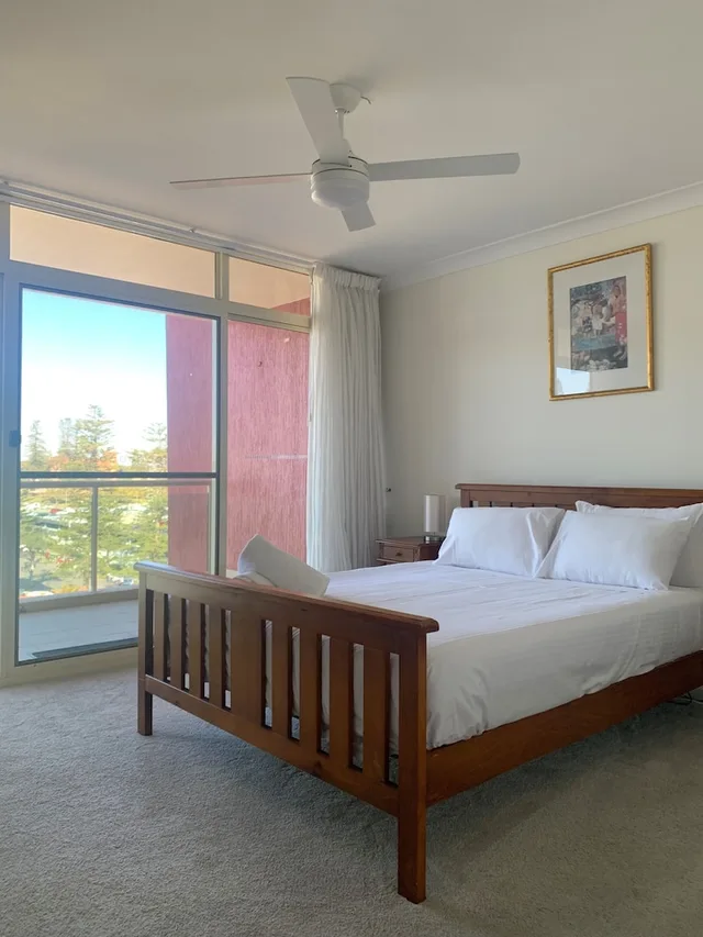 شقة بسريرين منفصلين وسرير كينج بإطلالة على المدينة بغرفتي نوم، Northpoint Apartments 2/7