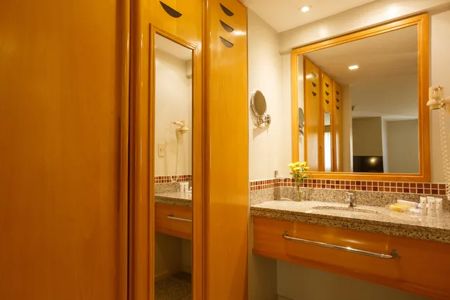 Deluxe, Double Bed, Side View, Blue Tree Towers Fortaleza Beira Mar 5/5