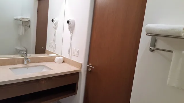 غرفة قياسية بسرير كينج، Hotel Catedral La Paz 2/3