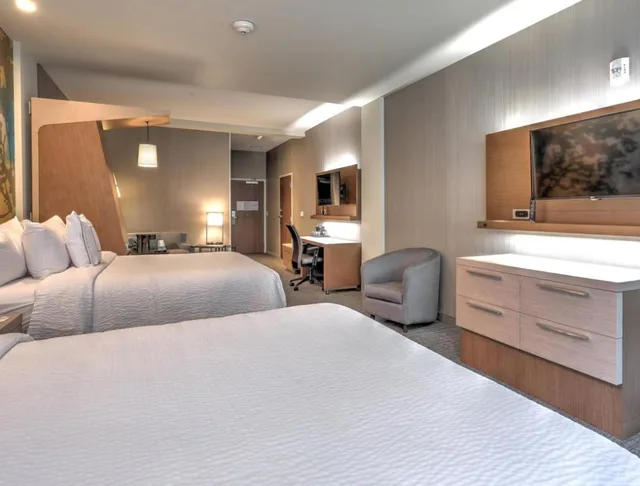 غرفة بسريرين كوين بحوض استحمام لذوي الإعاقة، COURTYARD BY MARRIOTT DEPTFORD 3/5