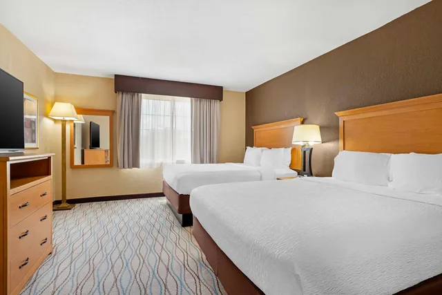 جناح بسريرين كوين مع أريكة، Best Western Locust Grove Inn & Suites 1/3