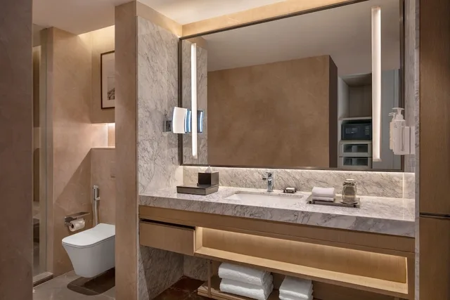 غرفة بريميير بسرير كينج بإطلالة على المدينة، Navi Mumbai Marriott Hotel 7/10