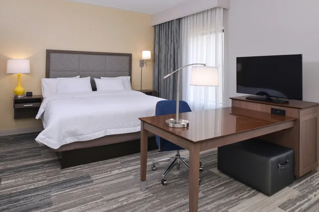 استوديو بسرير كينج، Hampton Inn & Suites Cincinnati-Mason 1/2