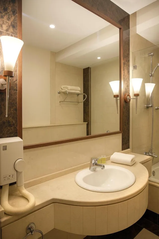 جناح جونيور، Sadeen Hotel Amman 5/8